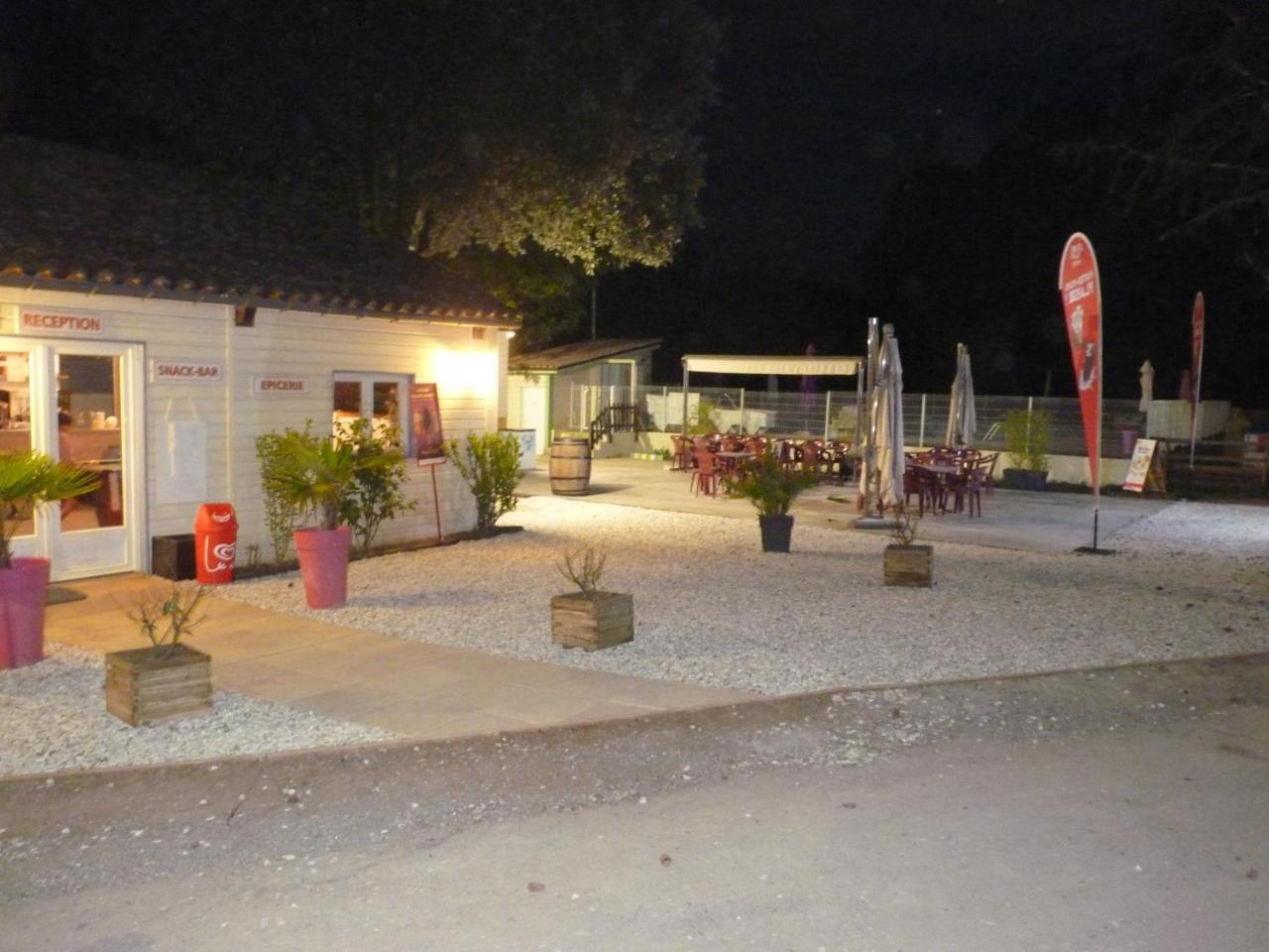 فندق Camping De Graniers Monoblet المظهر الخارجي الصورة