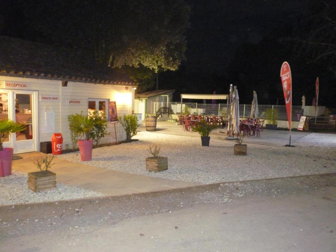 Camping De Graniers Monoblet المظهر الخارجي الصورة